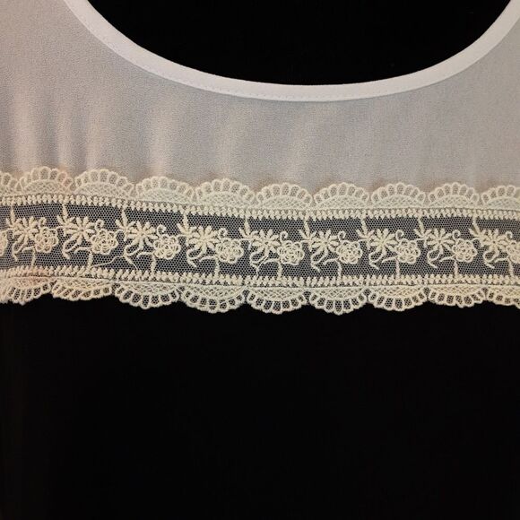 FAITH AND JOY Top Crepe and Lace Bouse With Bow size PXL Black Dove Gray… - Picture 4 of 13